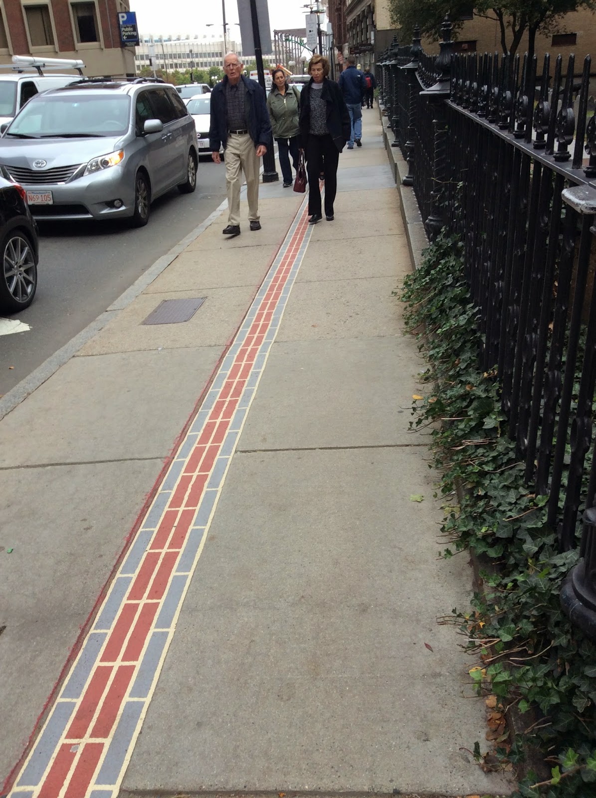 Tripsavvy / kelsea watkins every friday at 12:30, visitors gather to experience justin ferate's f. Boston Walking The Freedom Trail With Hoffy Tours Hoffy Tours