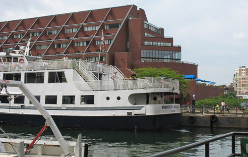 11+ Boston Dinner Cruise For&nbsp;2